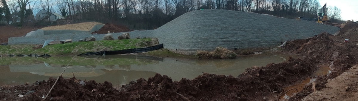 Small segmental block retaining wall